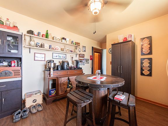 5th image of 306 E Brown St