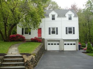 61 Woodridge Cir, Trumbull, CT 06611