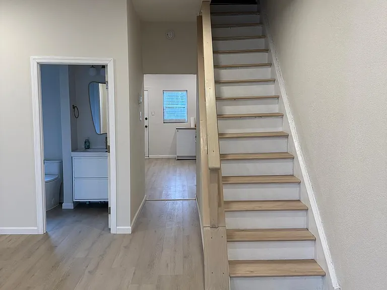 824 Elm St — Photo 14