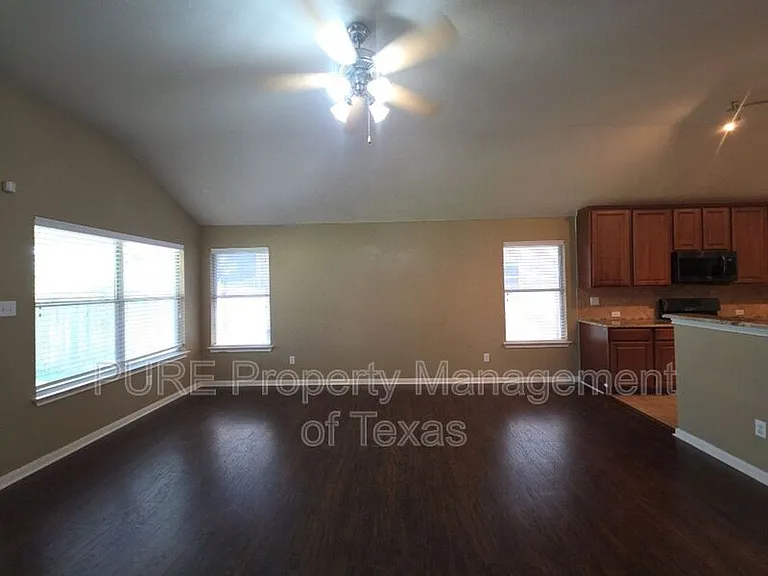 18401 Hees Ln — Photo 12