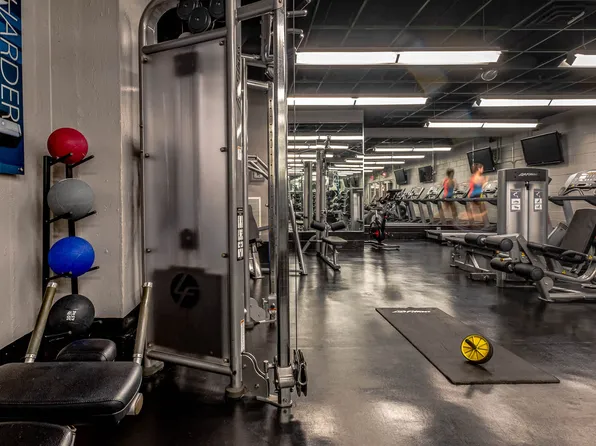 400 West 37th Street image 17 of 69