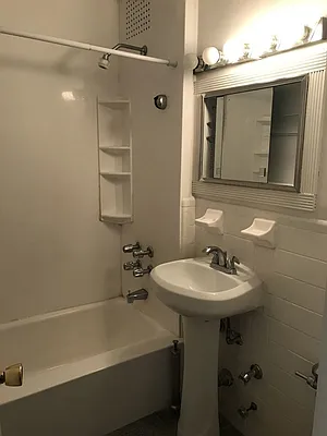 Rented by Salon Realty Corp | media 20