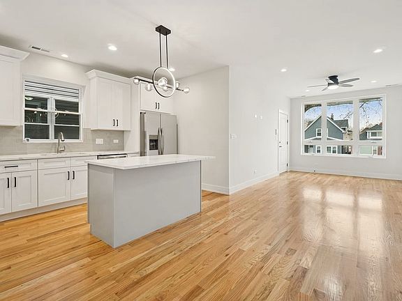 4th image of 630 N Long Ave #301