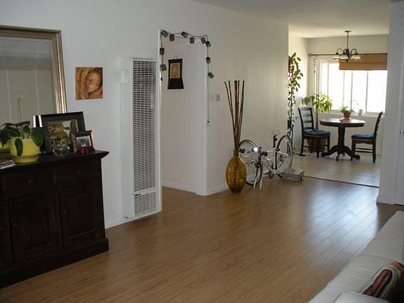 living room to dining & kitchen