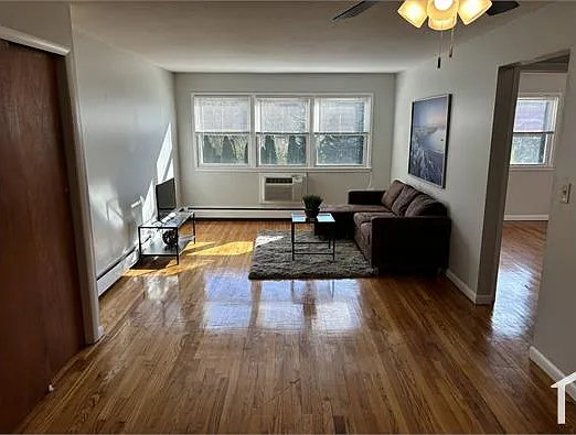 64 Dell Ave — Photo 2