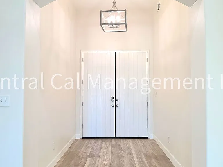 9029 Almond Creek Dr — Photo 4