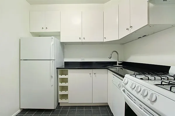 Rented by Corcoran | media 14