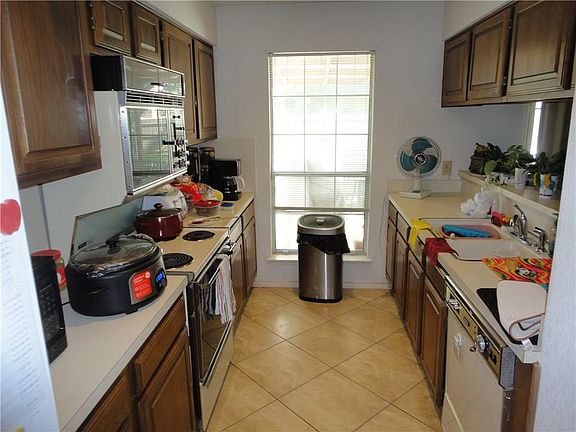 4th image of 4903 Thorncliffe Dr