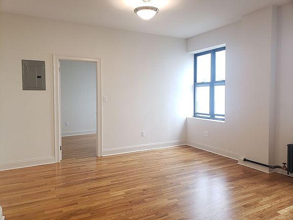 2nd image of 517 W 113th St #2ML