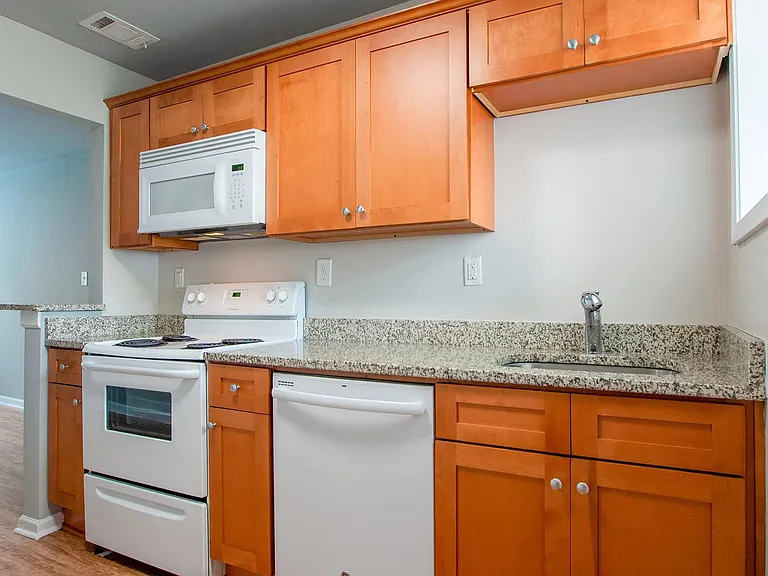 271 Glen Iris Dr NE #5B — Photo 5