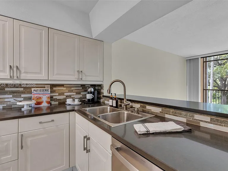 2930 SW 87th Ter #1814 — Photo 10