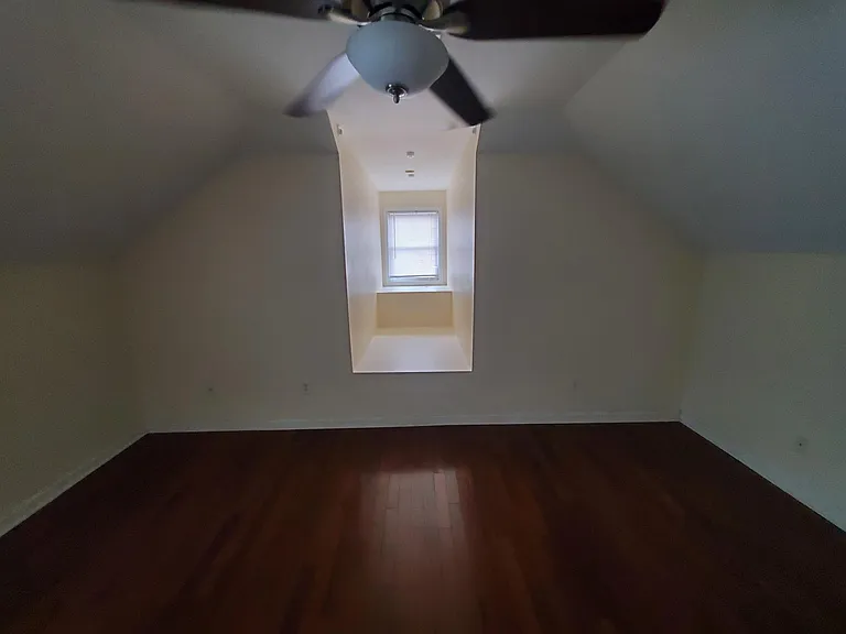 2225 Whitaker St — Photo 5