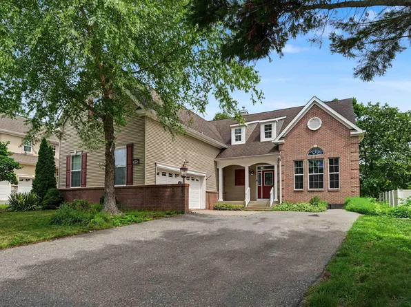127 Crystal Lake Dr, Egg Harbor Township, NJ 08234