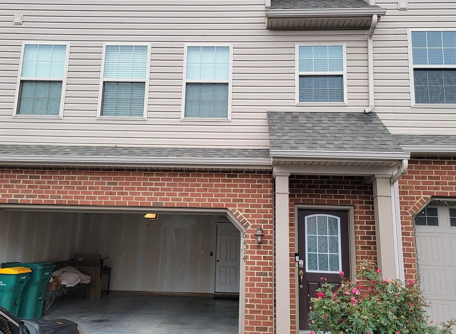 3 bed, 2600 sqft, $2,495 — Photo 2