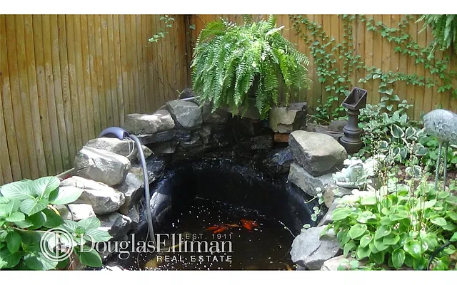 Rented by Douglas Elliman | media 15
