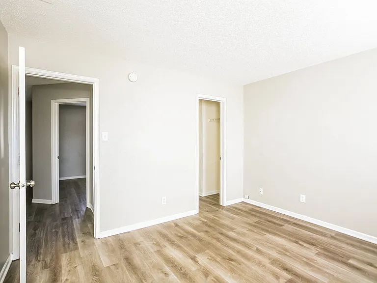10834 Timothy Ln — Photo 13