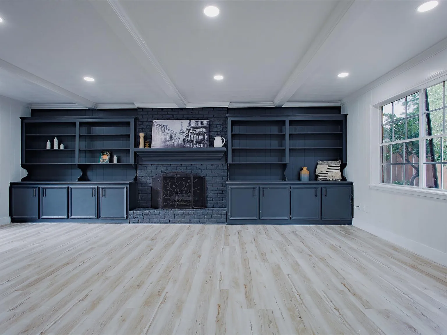 4 bed, 2.5 bath, 2605 sqft, $2,600 — Photo 3