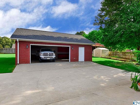 2nd image of 106 Sibyl Ct