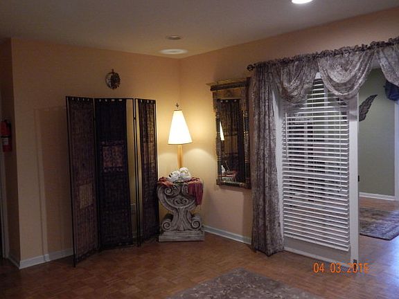 4th image of 214 Gordon Ave