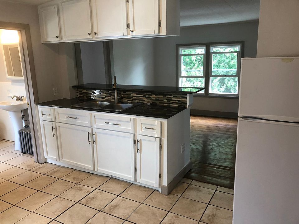 1st image of 1113 West Ave
