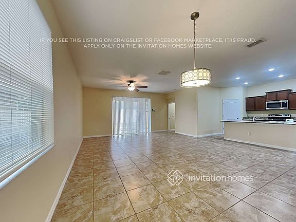 3rd image of 3247 Berwick Ln