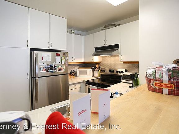 5th image of 2323 Van Ness Ave APT 205