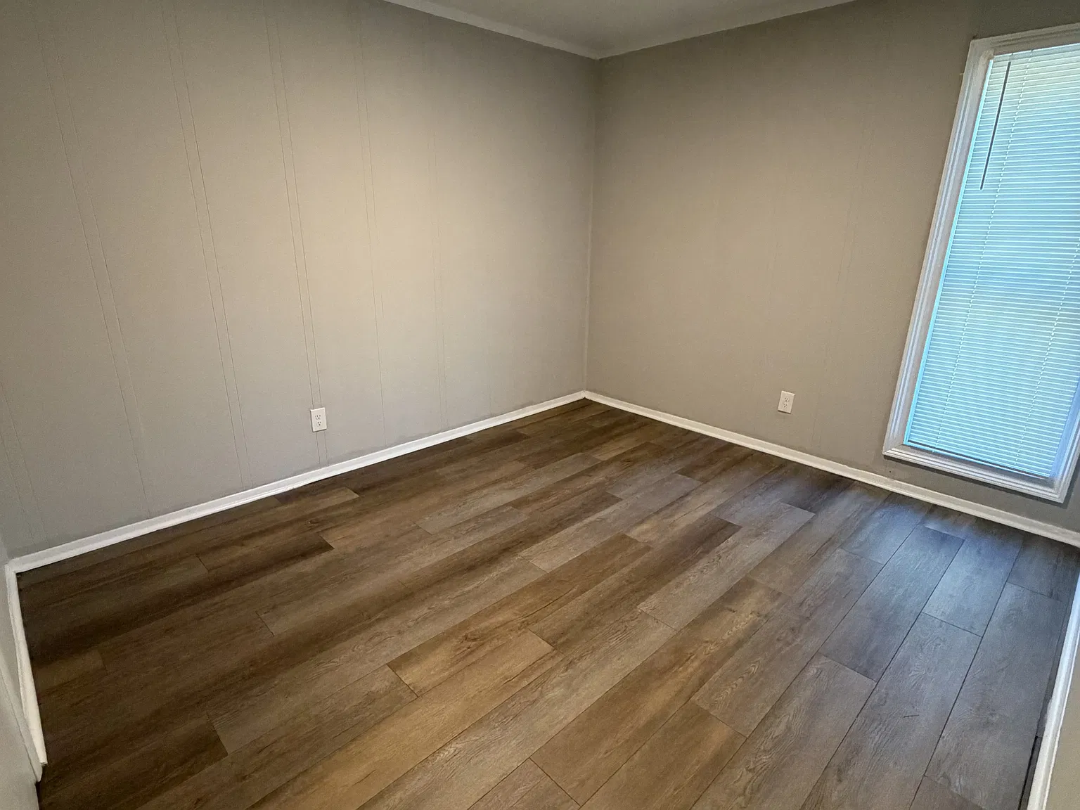 1901 South Seale Road - UNIT A — Photo 4