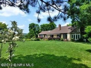 3021 Mount Tabor Rd, Blacksburg, VA 24060