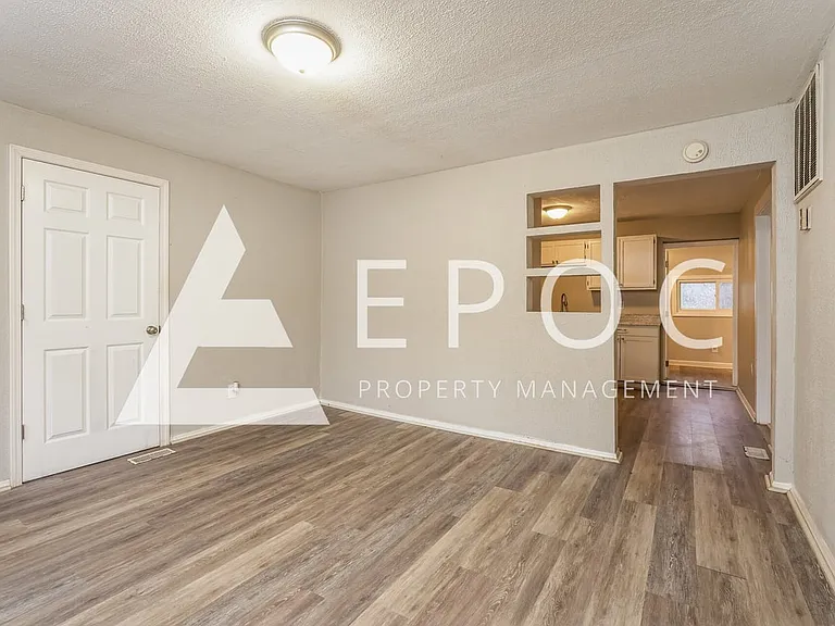 1310 Phipps Ave — Photo 9