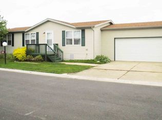 136 Cardinal Ln, Sandwich, IL 60548