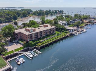 636 Steamboat Rd APT 3A, Greenwich, CT 06830