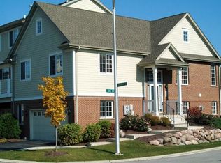 15709 Scotsglen Rd, Orland Park, IL 60462