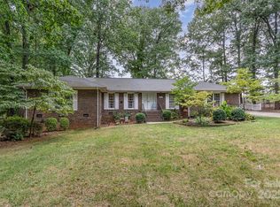 10004 Snowflake Ct, Charlotte, NC 28215