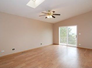 417 N Lakewood Ter, Round Lake, IL 60073