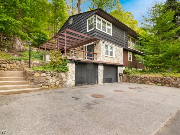 16 Bott Ln, Montville Twp., NJ 07082
