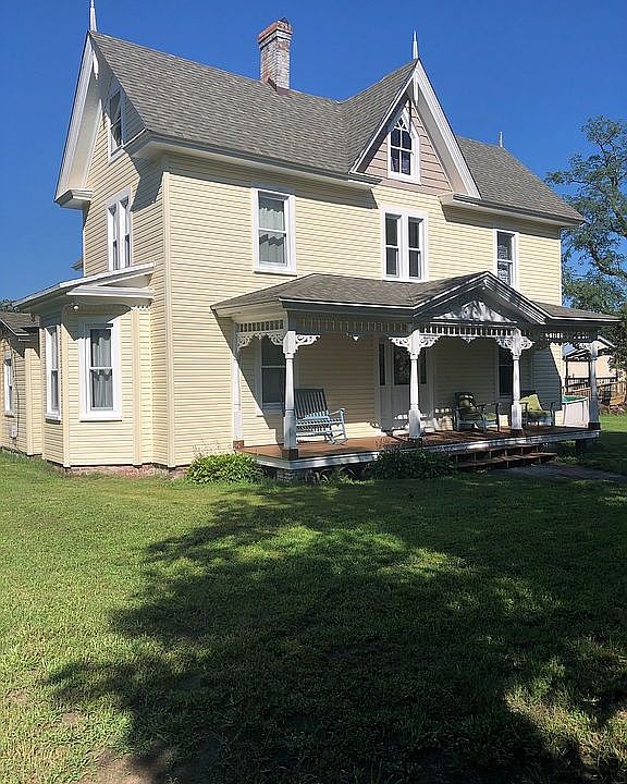 1st image of 32898 Grant St