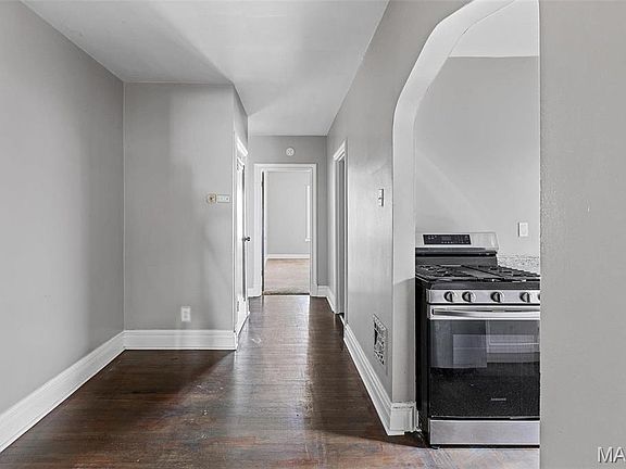 3rd image of 4263 Norfolk Ave #2W