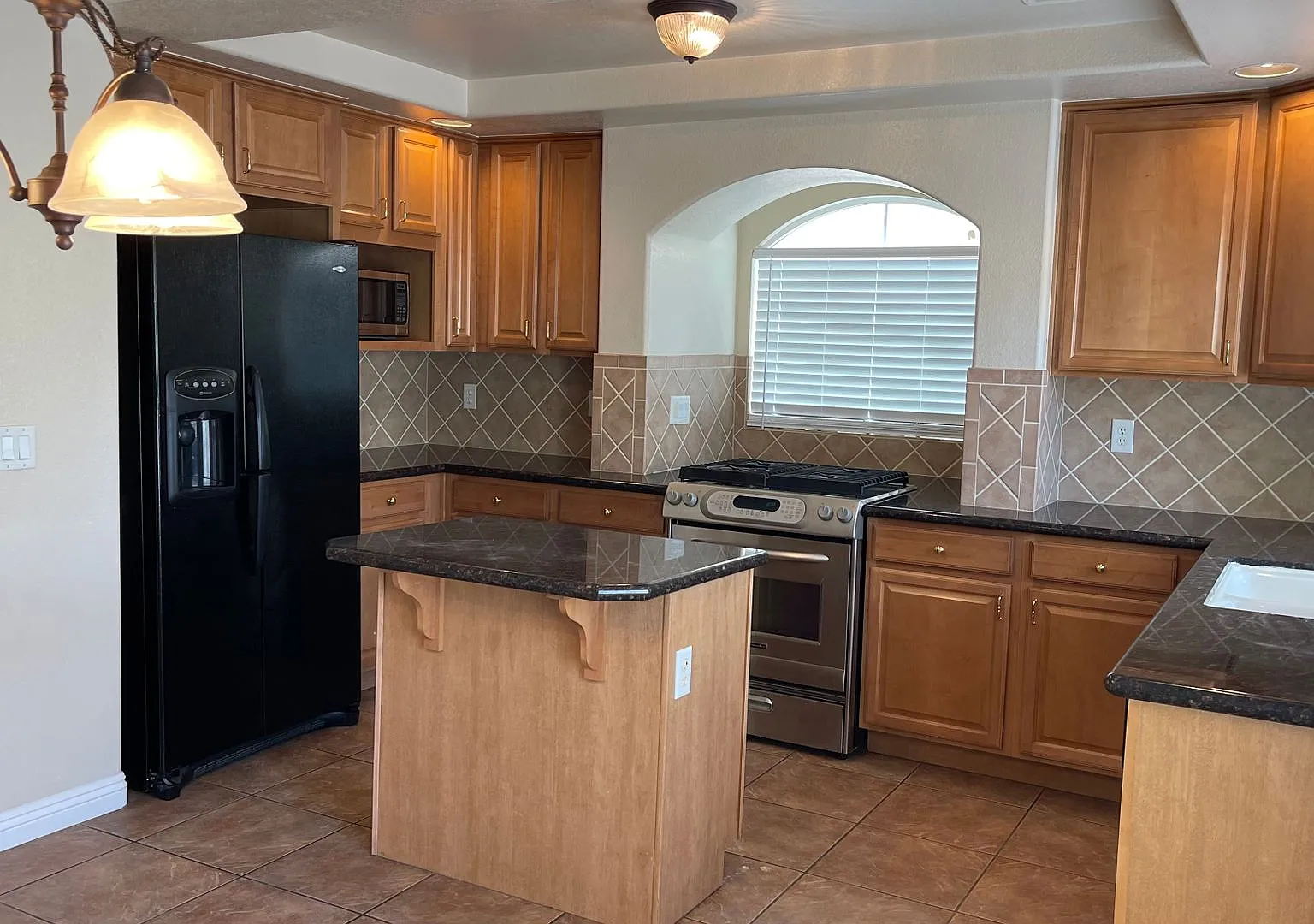 2 Story, 2,729 Sq Ft Home, 4 Bedrooms, 3 Bathrooms, A Loft And A 2 Car Garage In Henderson — Photo 4