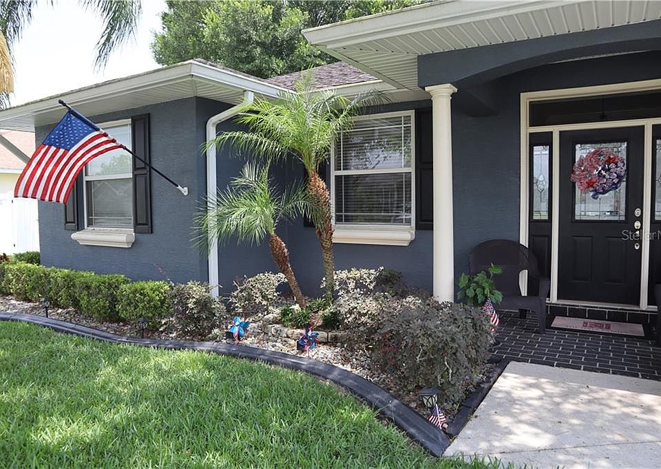 1st image of 2085 Saddlewood Dr