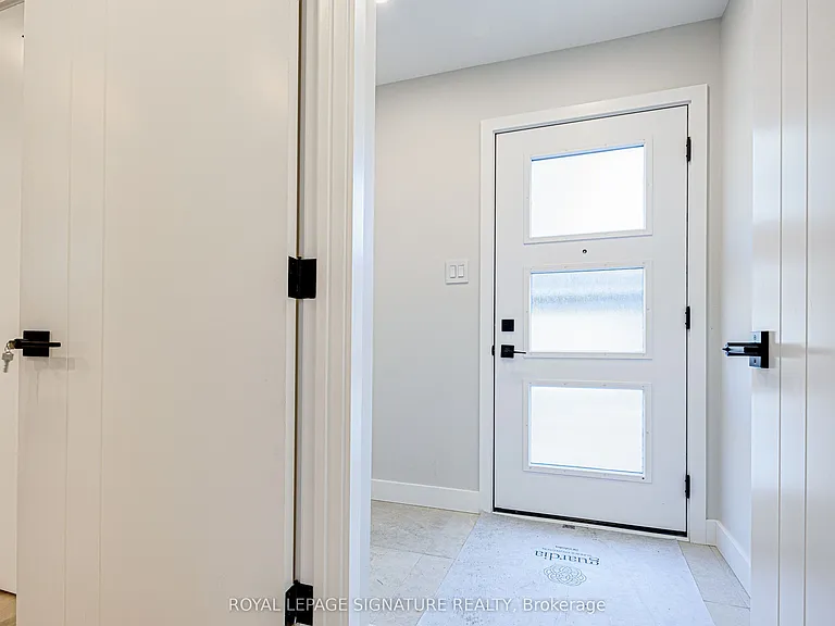 20 Kewbeach Ave #LANEWAY UPPER — Photo 4