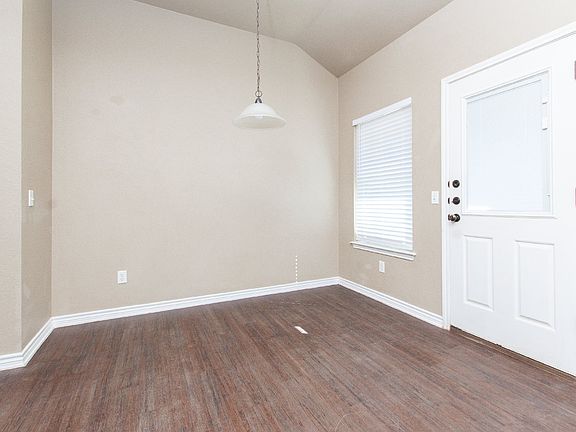 5th image of 502 Sladecek Dr #B
