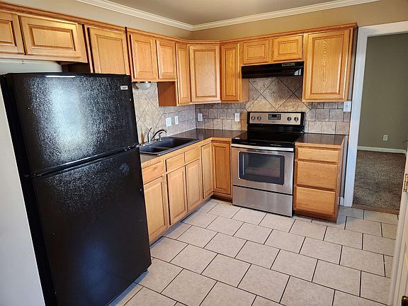 4th image of 306 N Washington St