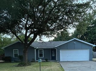 7237 Windcrest Ln, North Richland Hills, TX 76182