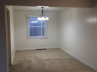 Oak Bluff Place, Waukegan, IL 60085