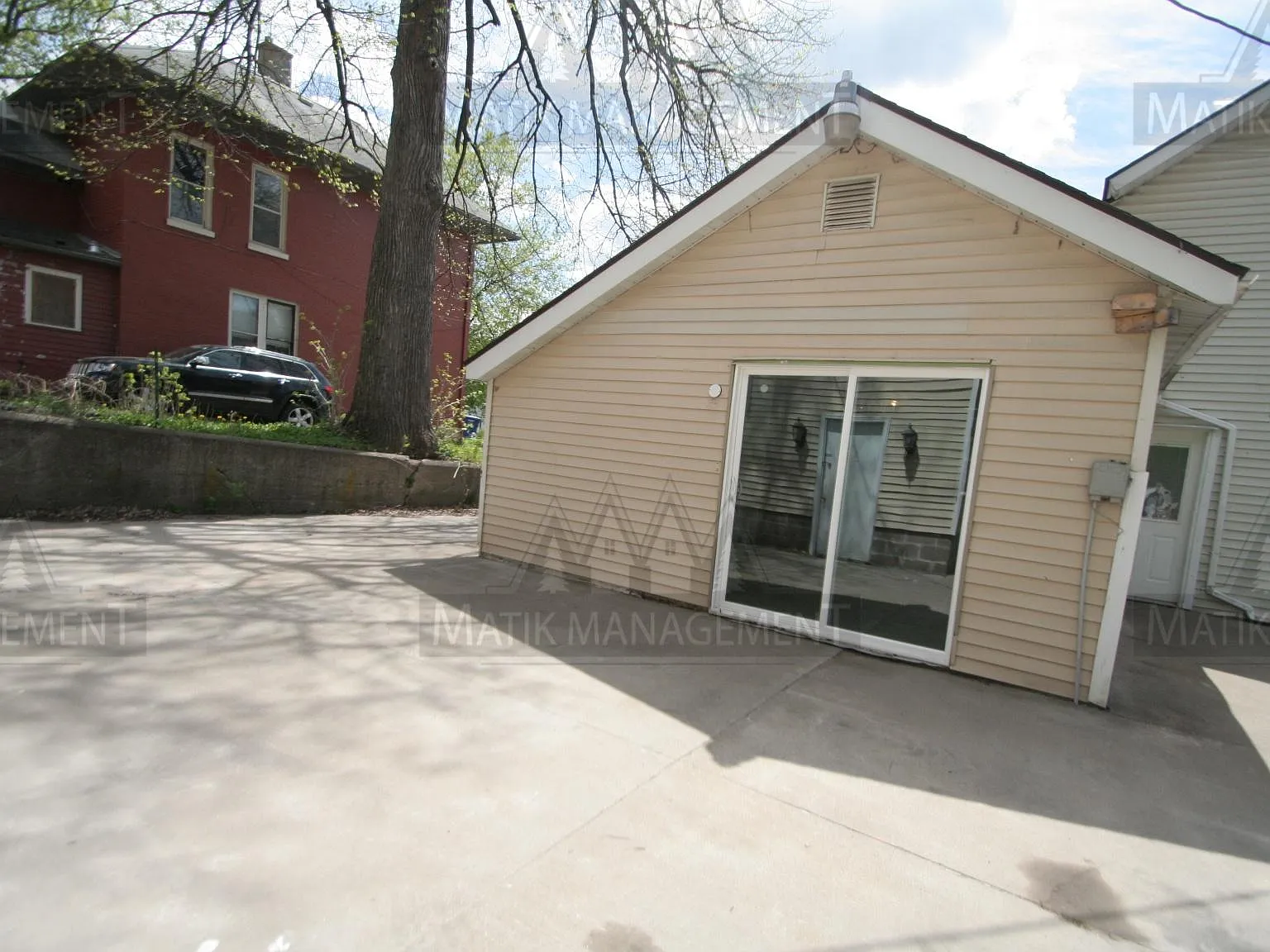 4 bed, $1,850 — Photo 2
