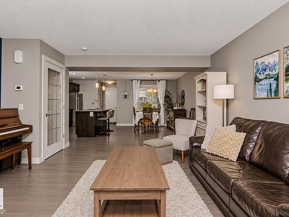 5th image of 2115 Trumpeter Way NW