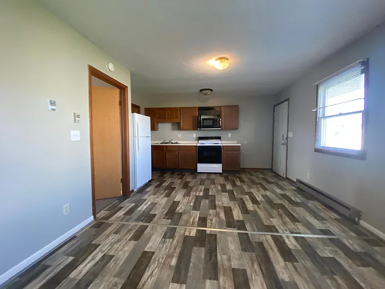 103 N Walnut St #2 — Photo 3