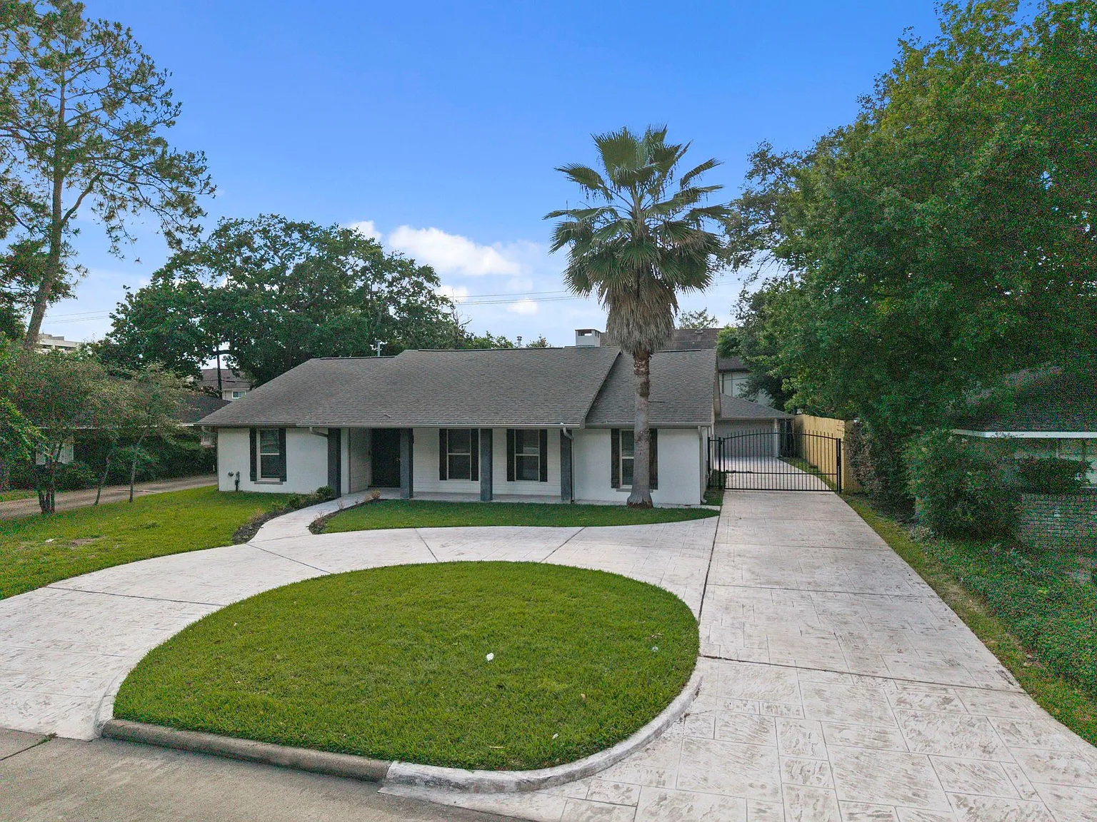 4 bed, 3.5 bath, 2481 sqft, $4,500 — Photo 3