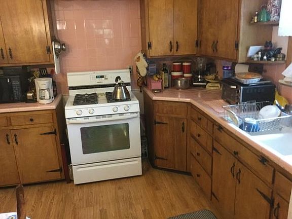 2nd image of 9815 E Linwood Blvd