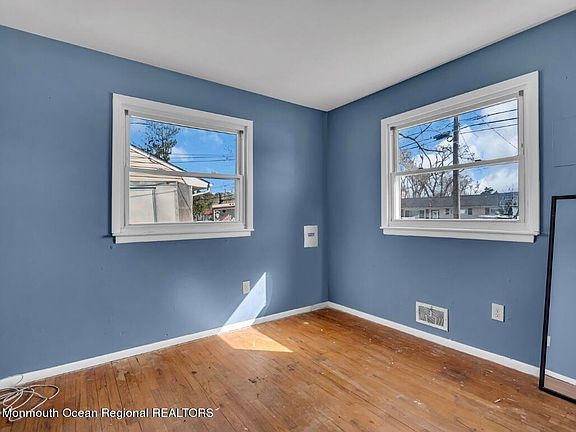 5th image of 104 Belmont Drive